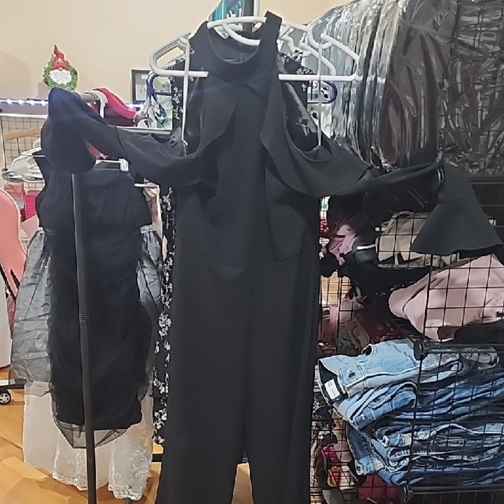 Monique Lhuillier Black Jumpsuit Elegant Design